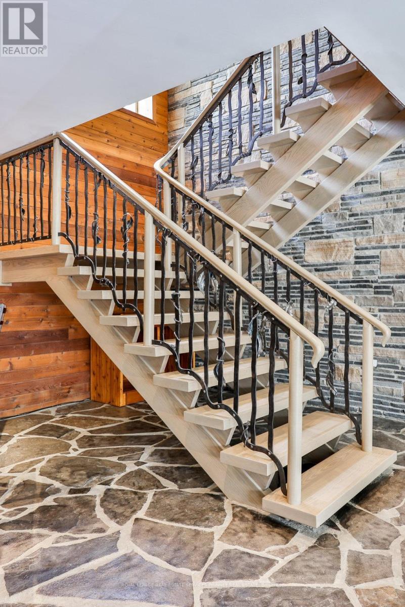 












1292 CONTOUR DRIVE

,
Mississauga,




Ontario
L5H1B2

