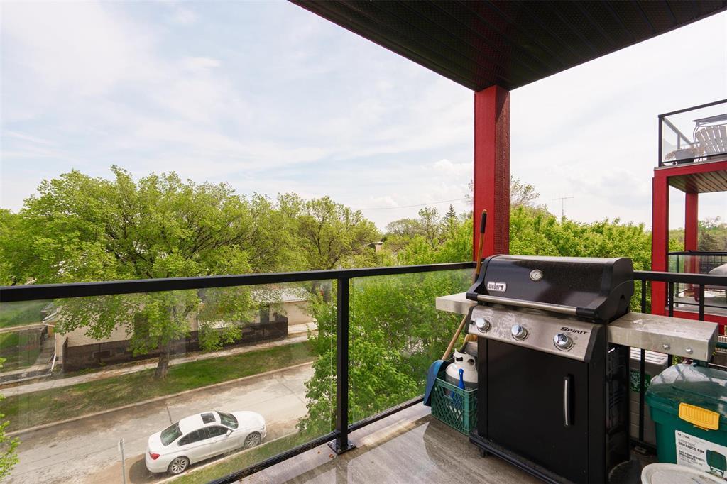 












302 670 Hugo Street S

,
Winnipeg,




Manitoba
R3L0P8

