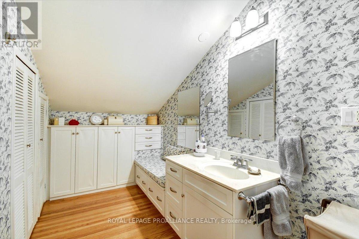 












89 DORSET STREET W

,
Port Hope,




Ontario
L1A1G3

