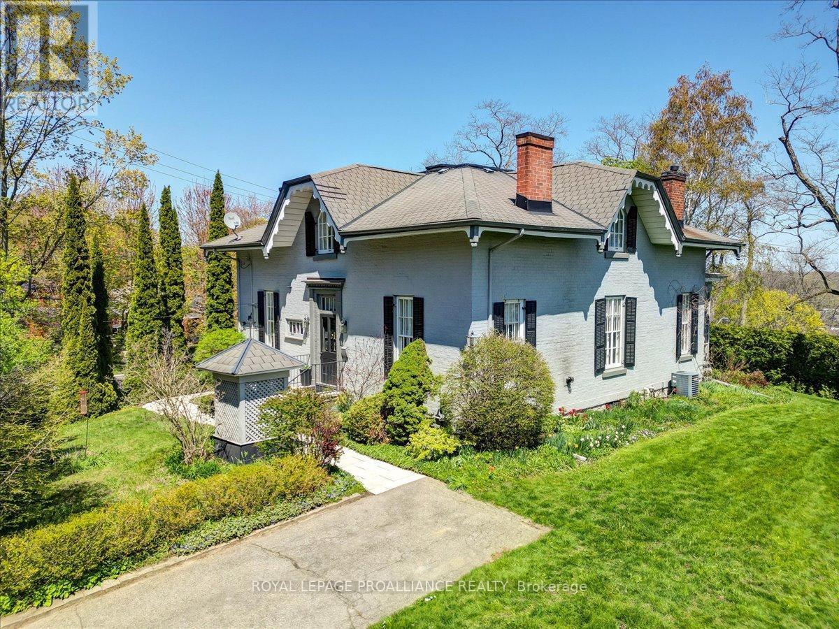 












89 DORSET STREET W

,
Port Hope,




Ontario
L1A1G3

