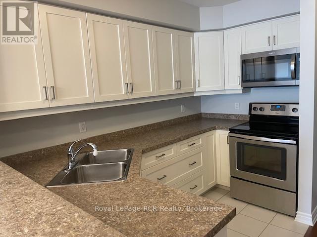 












305 - 245 SCOTLAND STREET

,
Centre Wellington (Fergus),




Ontario
N1M0B5

