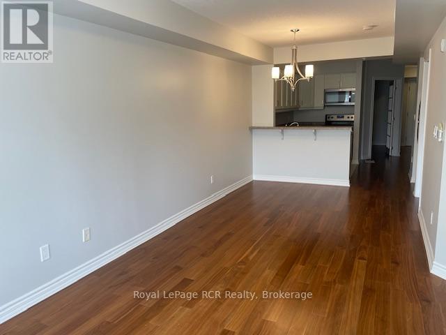 












305 - 245 SCOTLAND STREET

,
Centre Wellington (Fergus),




Ontario
N1M0B5

