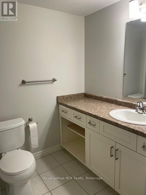 












305 - 245 SCOTLAND STREET

,
Centre Wellington (Fergus),




Ontario
N1M0B5

