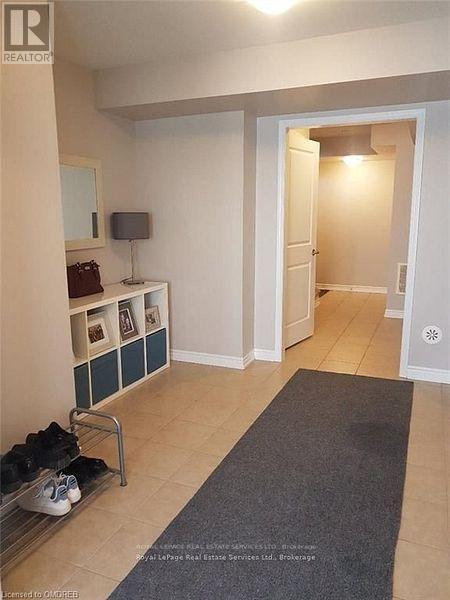 












241 BETSY DRIVE E

,
Oakville,




Ontario
L6M0V3

