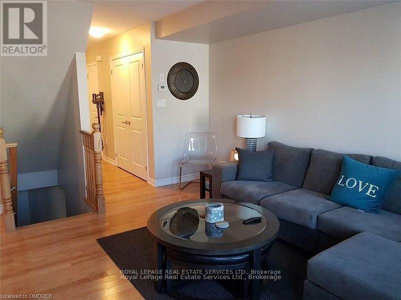 












241 BETSY DRIVE E

,
Oakville,




Ontario
L6M0V3

