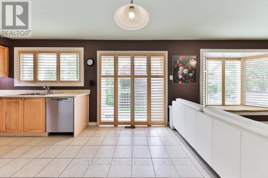 












1332 SAGEWOOD CRESCENT

,
Oakville (WT West Oak Trails),




Ontario
L6M4A4

