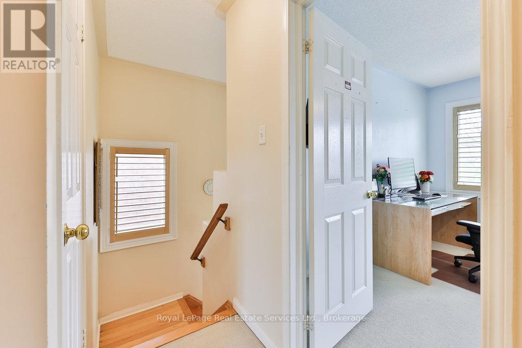 












1332 SAGEWOOD CRESCENT

,
Oakville (WT West Oak Trails),




Ontario
L6M4A4

