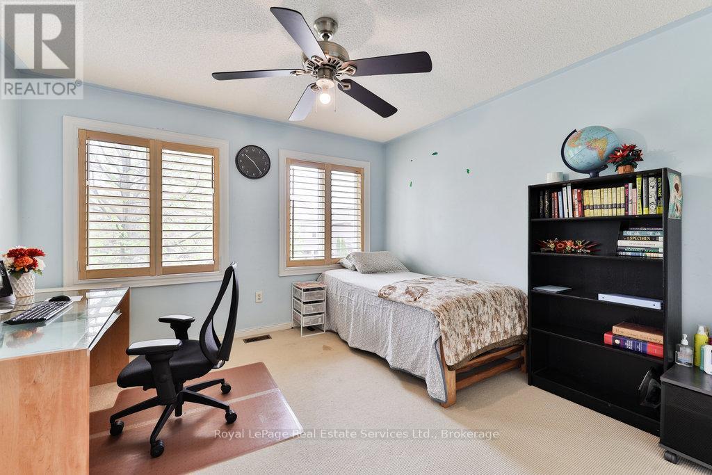 












1332 SAGEWOOD CRESCENT

,
Oakville (WT West Oak Trails),




Ontario
L6M4A4

