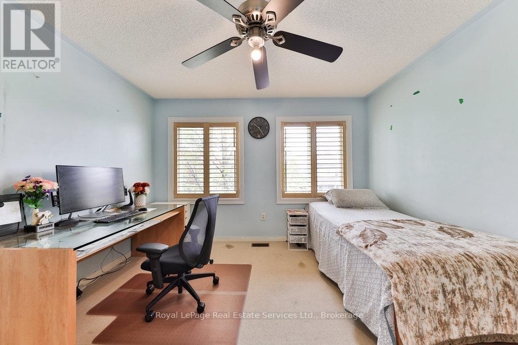 












1332 SAGEWOOD CRESCENT

,
Oakville (WT West Oak Trails),




Ontario
L6M4A4

