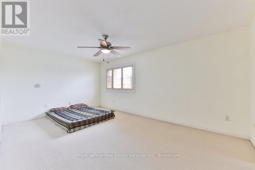 












1332 SAGEWOOD CRESCENT

,
Oakville (WT West Oak Trails),




Ontario
L6M4A4

