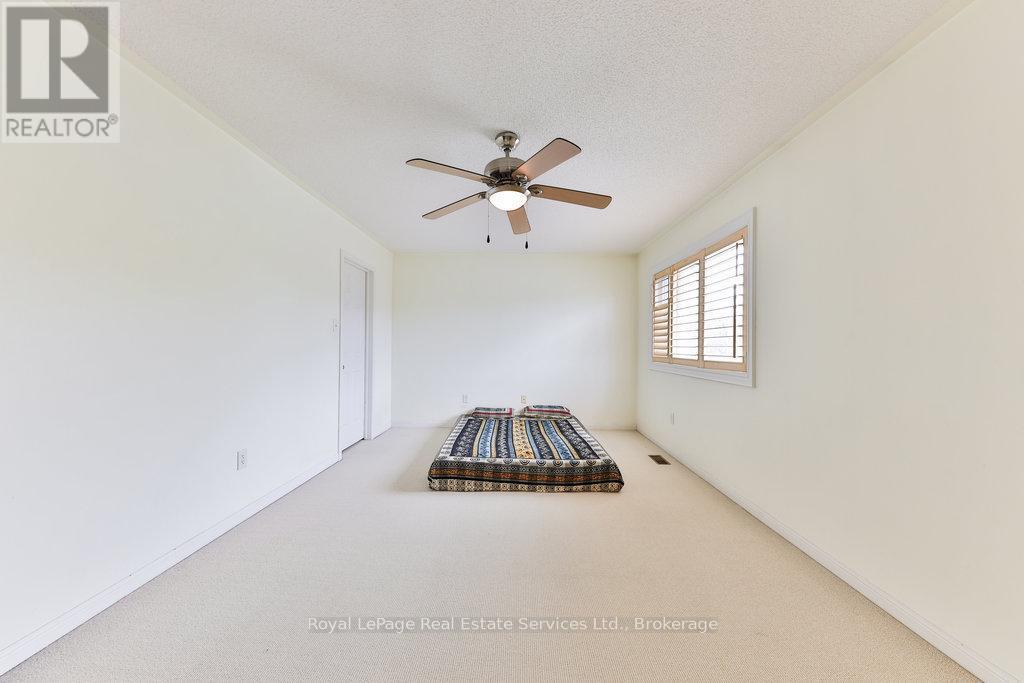 












1332 SAGEWOOD CRESCENT

,
Oakville (WT West Oak Trails),




Ontario
L6M4A4

