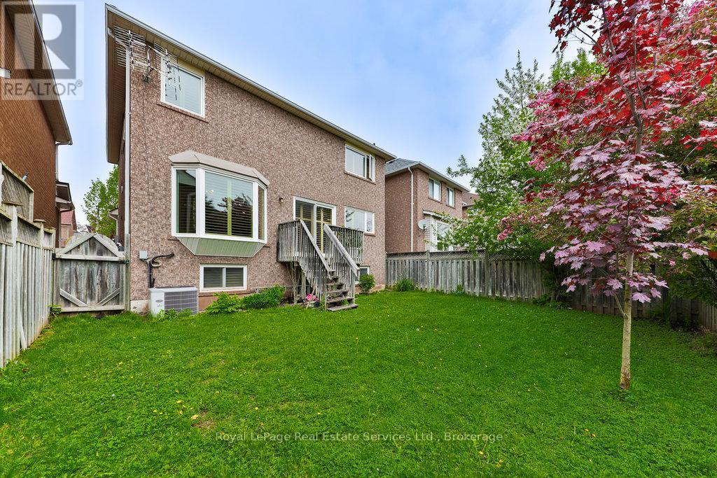 












1332 SAGEWOOD CRESCENT

,
Oakville (WT West Oak Trails),




Ontario
L6M4A4

