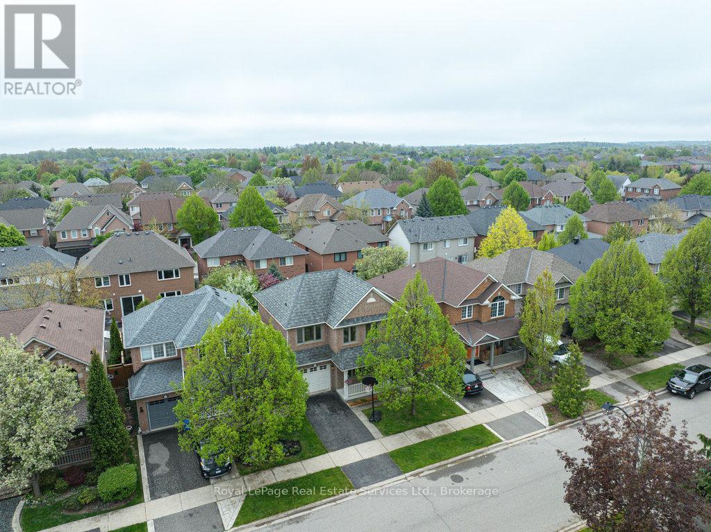 












1332 SAGEWOOD CRESCENT

,
Oakville (WT West Oak Trails),




Ontario
L6M4A4

