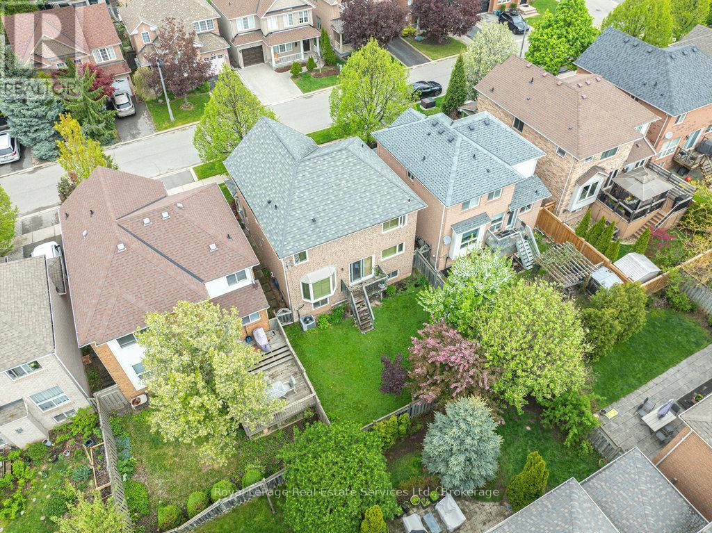 












1332 SAGEWOOD CRESCENT

,
Oakville (WT West Oak Trails),




Ontario
L6M4A4

