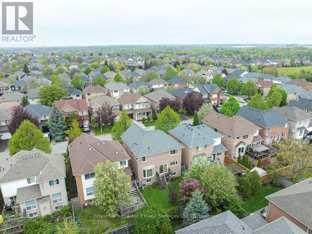 












1332 SAGEWOOD CRESCENT

,
Oakville (WT West Oak Trails),




Ontario
L6M4A4

