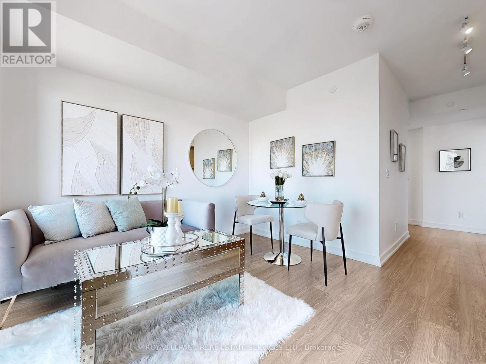 












2219 - 19 WESTERN BATTERY ROAD

,
Toronto,




Ontario
M6K3S4

