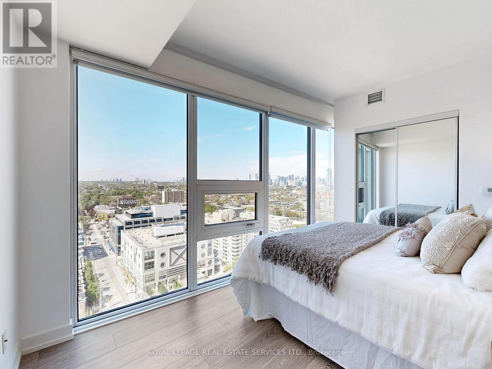 












2219 - 19 WESTERN BATTERY ROAD

,
Toronto,




Ontario
M6K3S4

