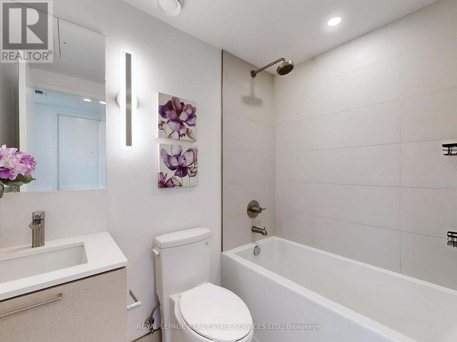 












2219 - 19 WESTERN BATTERY ROAD

,
Toronto,




Ontario
M6K3S4

