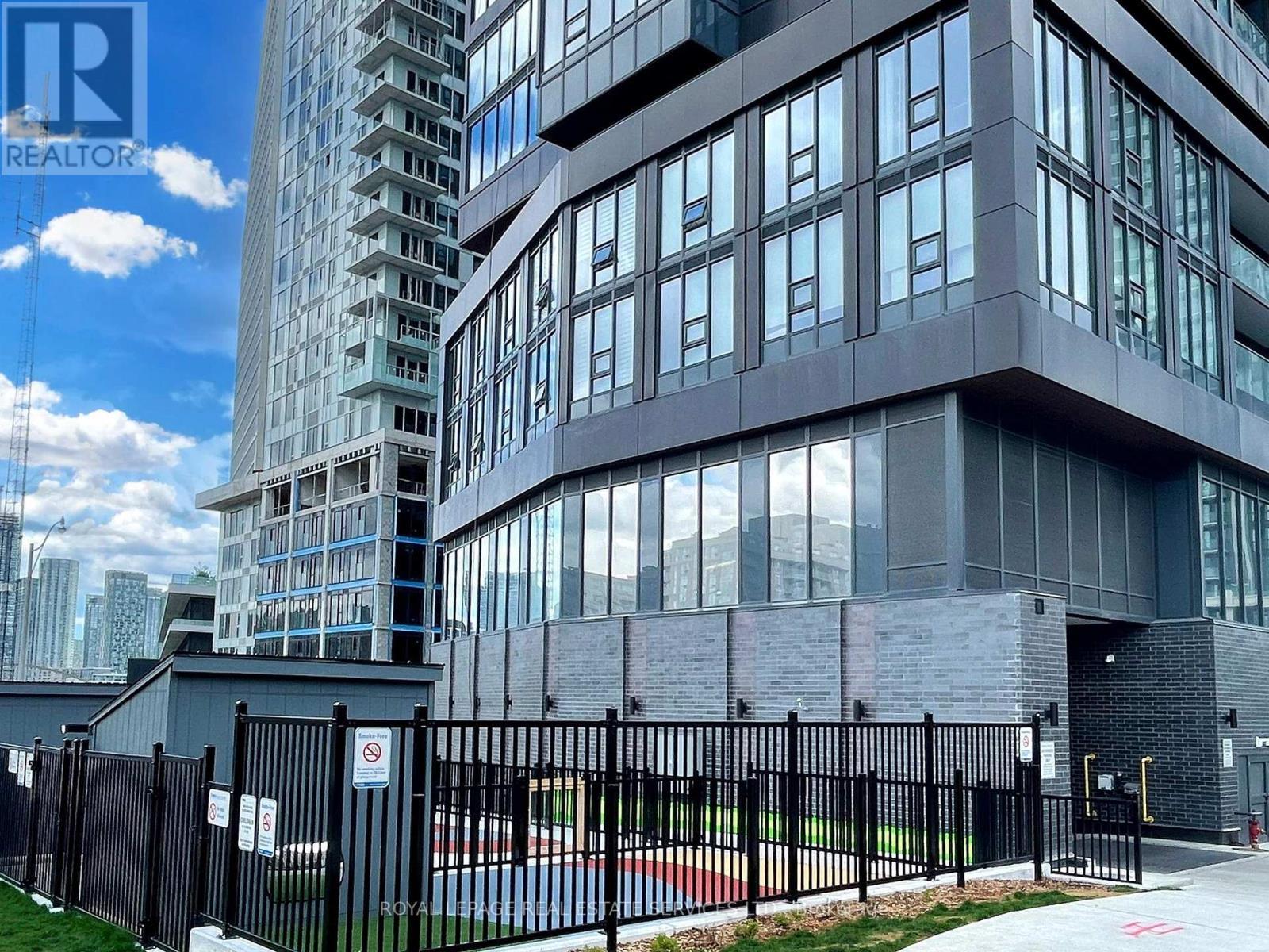 












2219 - 19 WESTERN BATTERY ROAD

,
Toronto,




Ontario
M6K3S4

