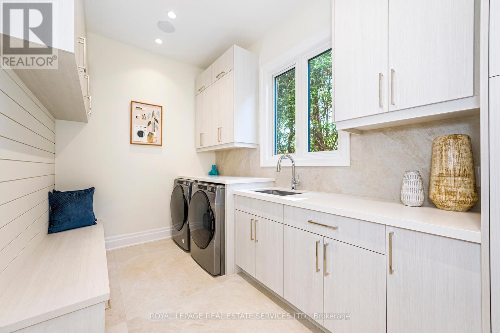 












1618 DOGWOOD TRAIL

,
Mississauga,




Ontario
L5G3A5


