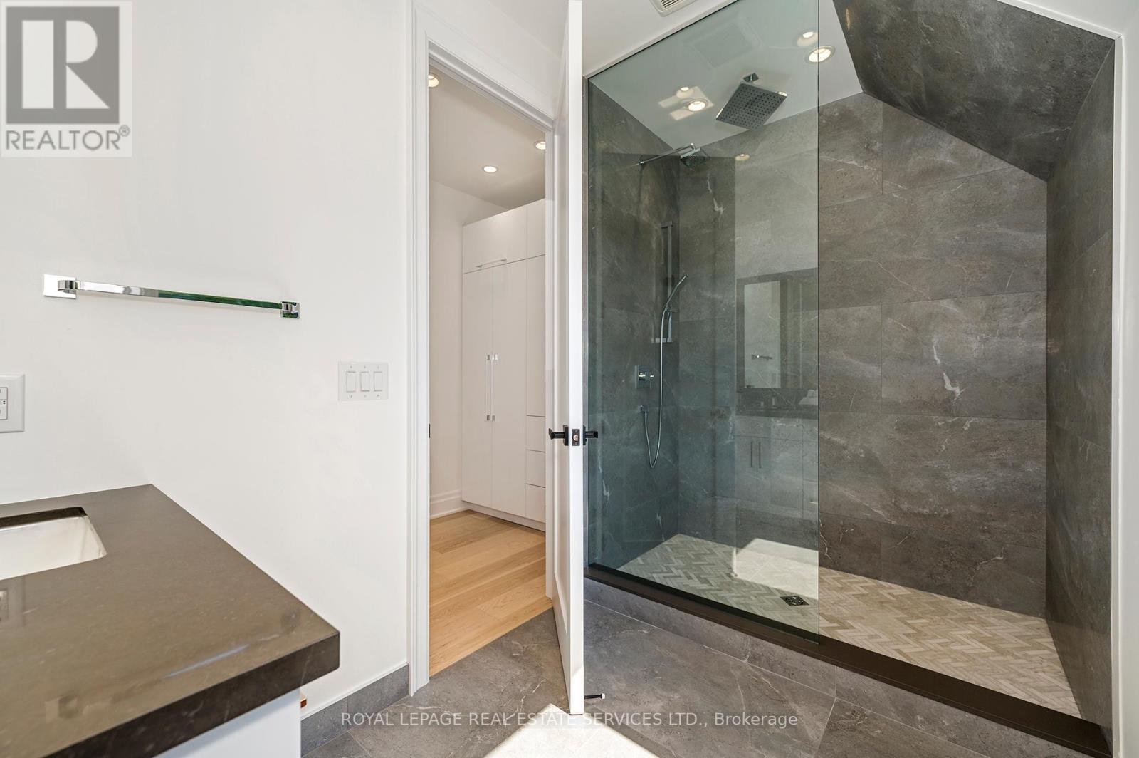 












1618 DOGWOOD TRAIL

,
Mississauga,




Ontario
L5G3A5

