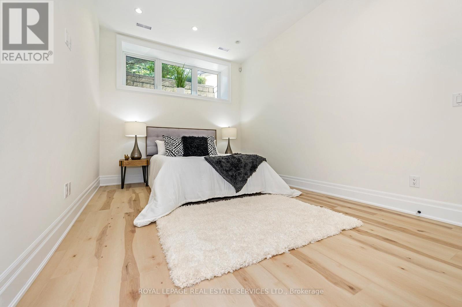 












1618 DOGWOOD TRAIL

,
Mississauga,




Ontario
L5G3A5

