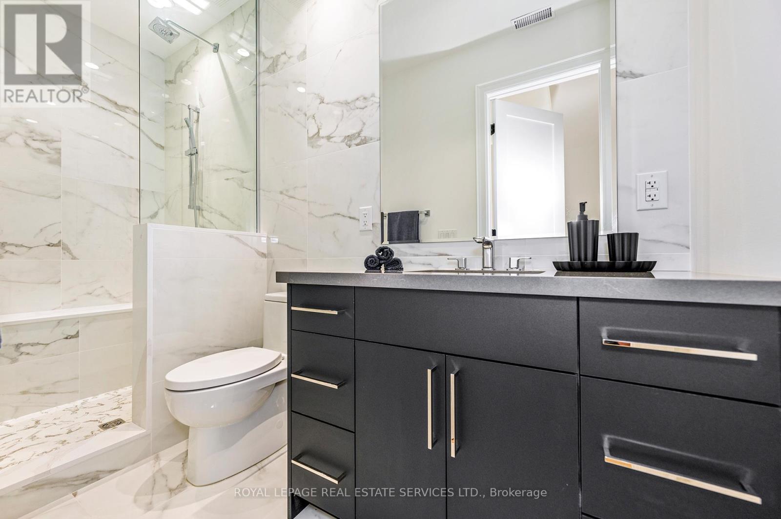 












1618 DOGWOOD TRAIL

,
Mississauga,




Ontario
L5G3A5

