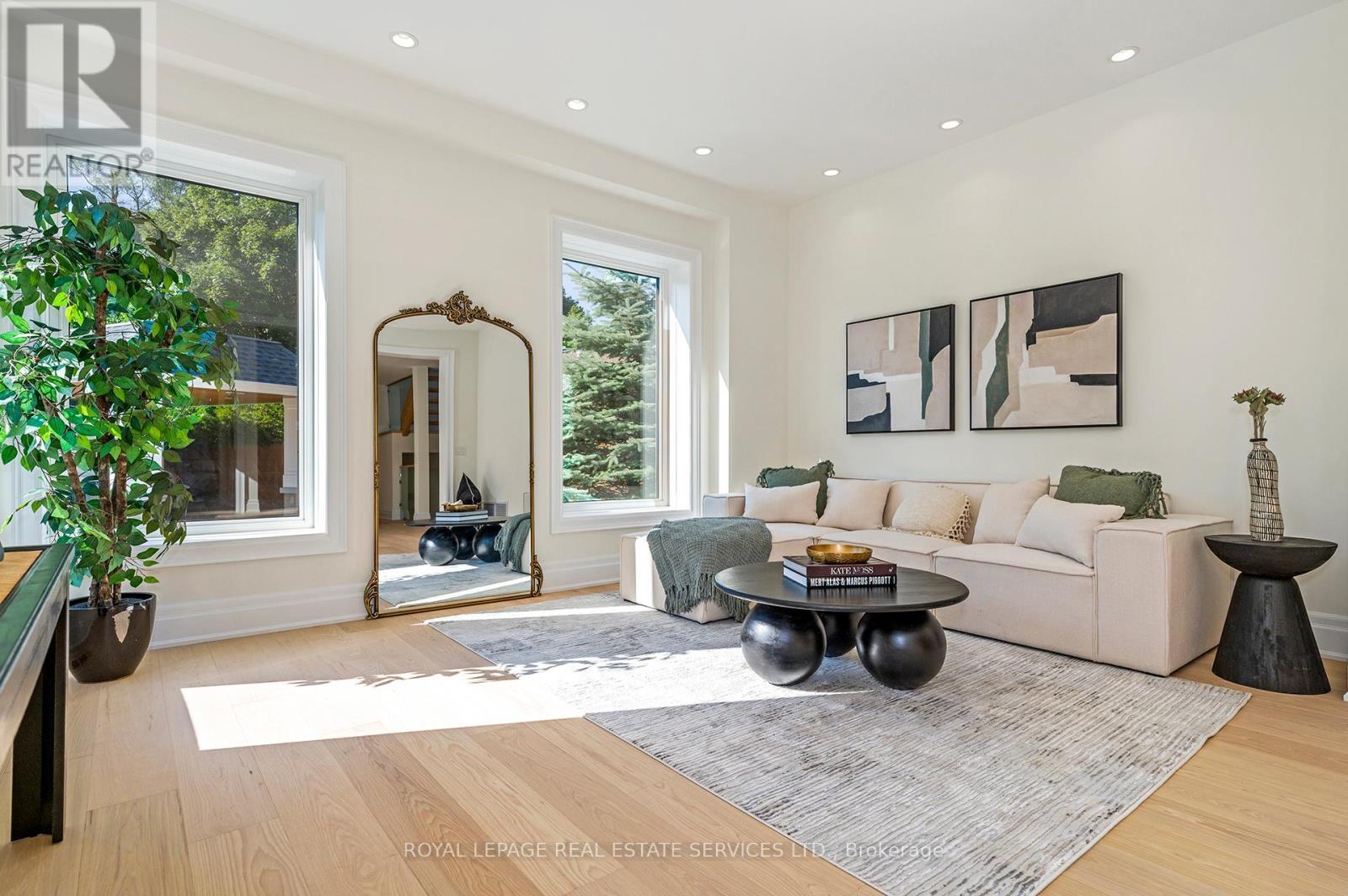 












1618 DOGWOOD TRAIL

,
Mississauga,




Ontario
L5G3A5

