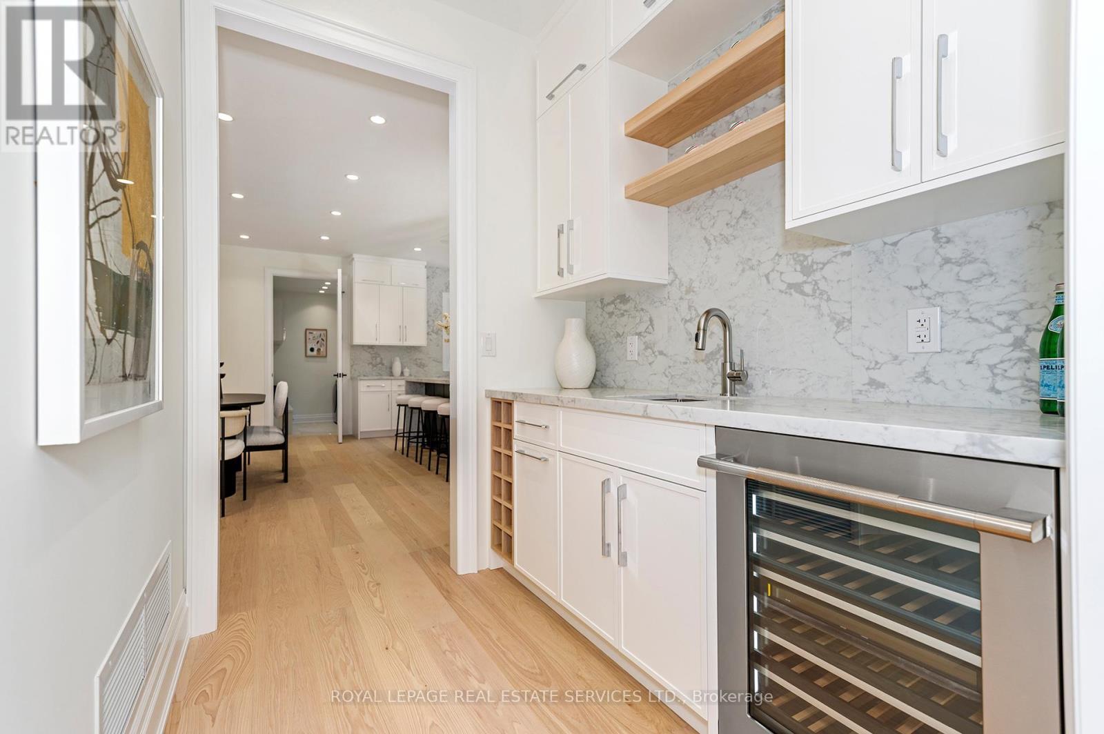 












1618 DOGWOOD TRAIL

,
Mississauga,




Ontario
L5G3A5

