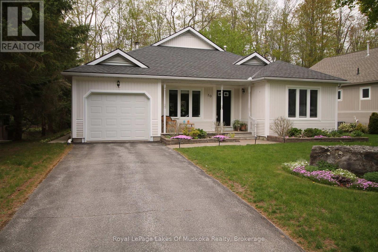 












30 HEDGEWOOD LANE

,
Gravenhurst (Muskoka (S)),




Ontario
P1P1Y8

