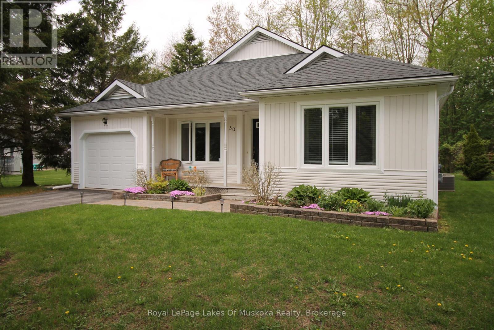 












30 HEDGEWOOD LANE

,
Gravenhurst (Muskoka (S)),




Ontario
P1P1Y8

