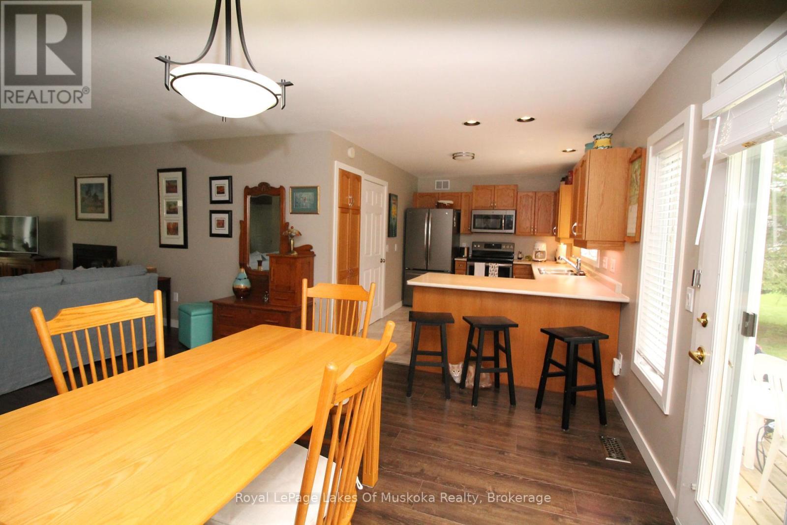 












30 HEDGEWOOD LANE

,
Gravenhurst (Muskoka (S)),




Ontario
P1P1Y8

