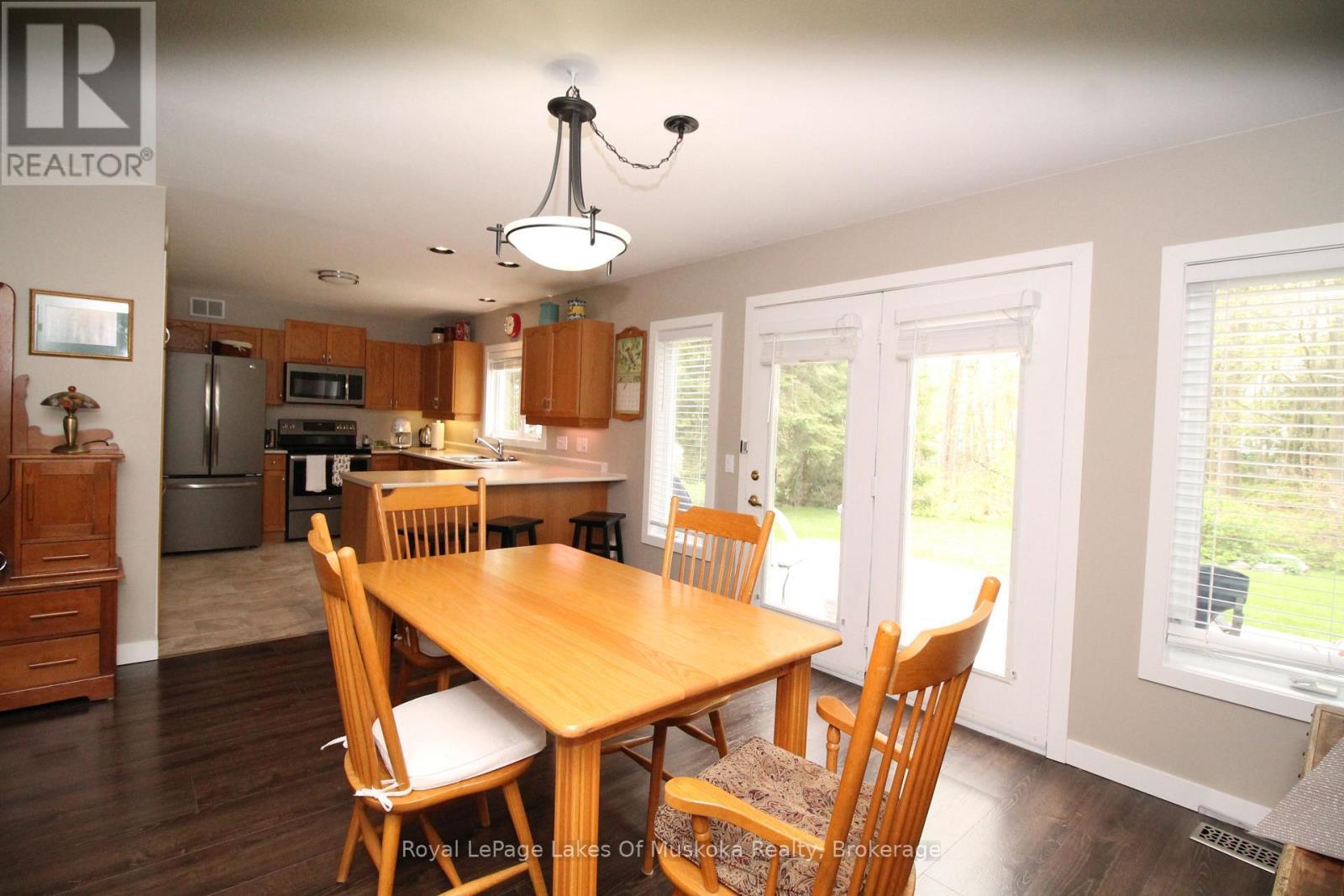 












30 HEDGEWOOD LANE

,
Gravenhurst (Muskoka (S)),




Ontario
P1P1Y8


