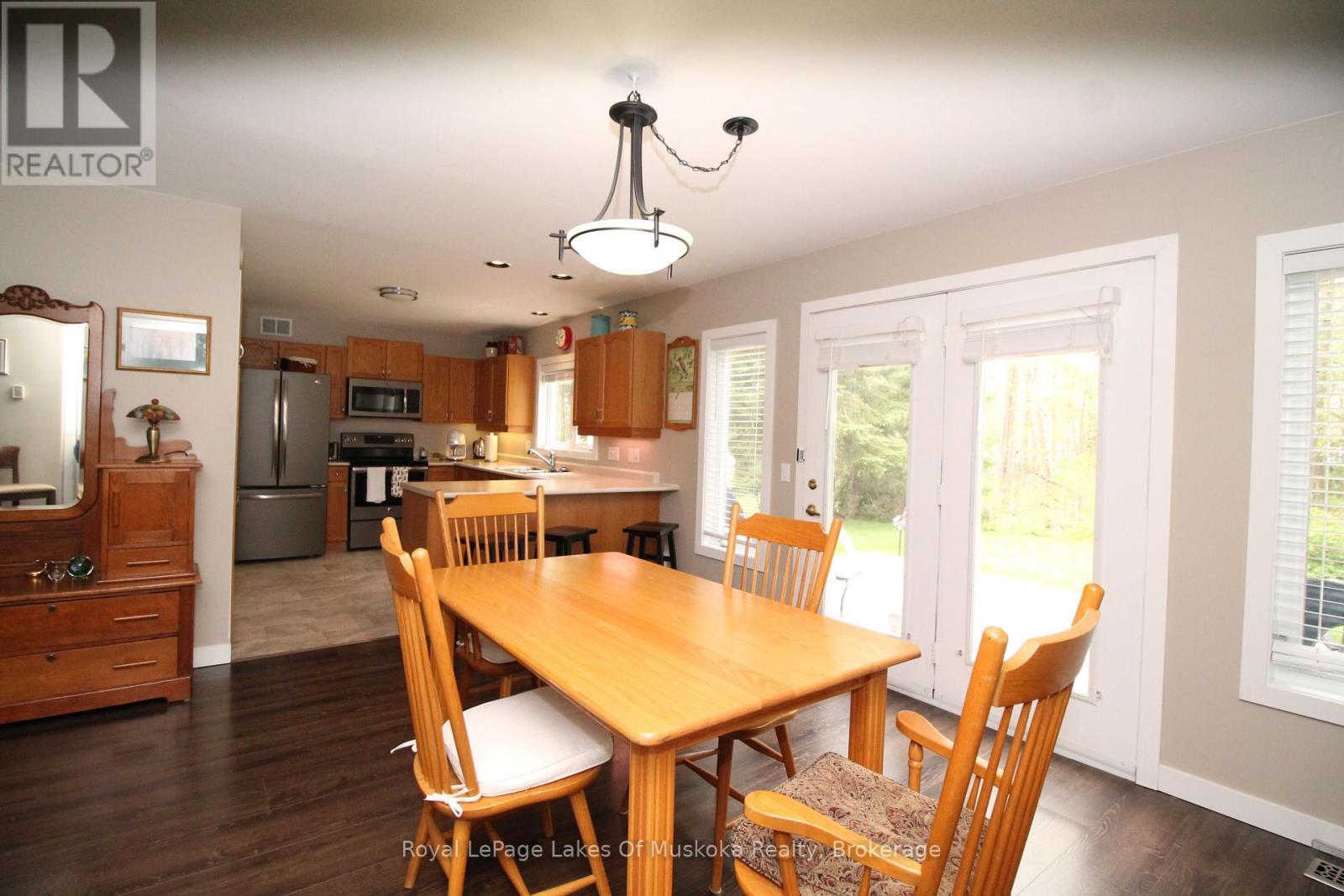 












30 HEDGEWOOD LANE

,
Gravenhurst (Muskoka (S)),




Ontario
P1P1Y8

