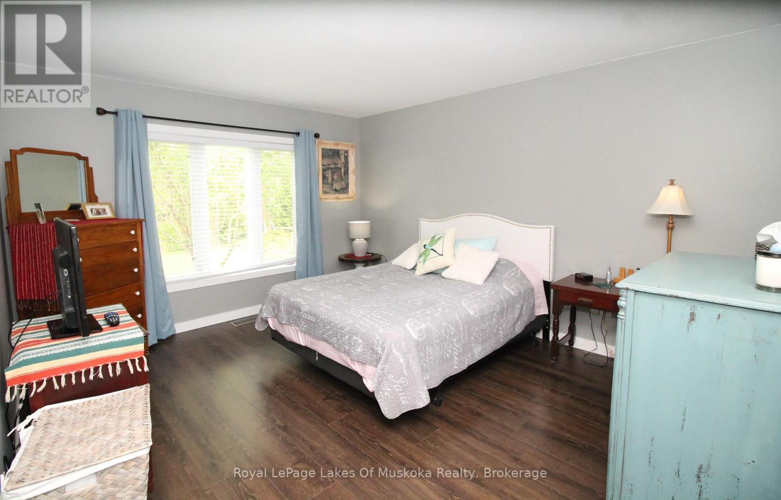 












30 HEDGEWOOD LANE

,
Gravenhurst (Muskoka (S)),




Ontario
P1P1Y8

