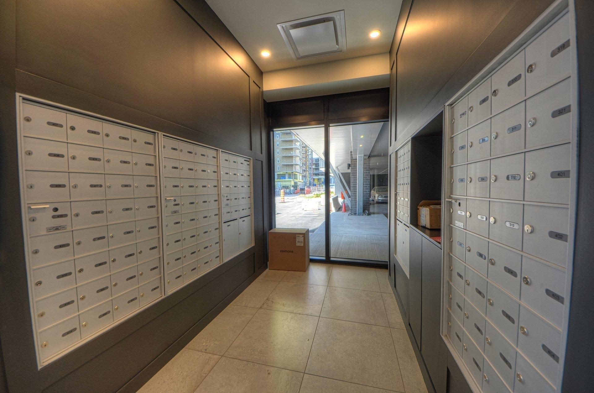 









700


Rue des Éclaircies

, 421,
Brossard,




QC
J4Z0P9

