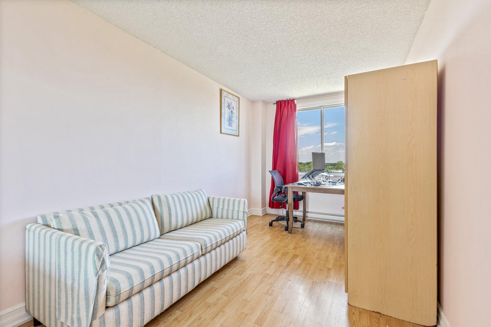 









2250


Boul. Thimens

, 604,
Montréal (Saint-Laurent),




QC
H4R2L3

