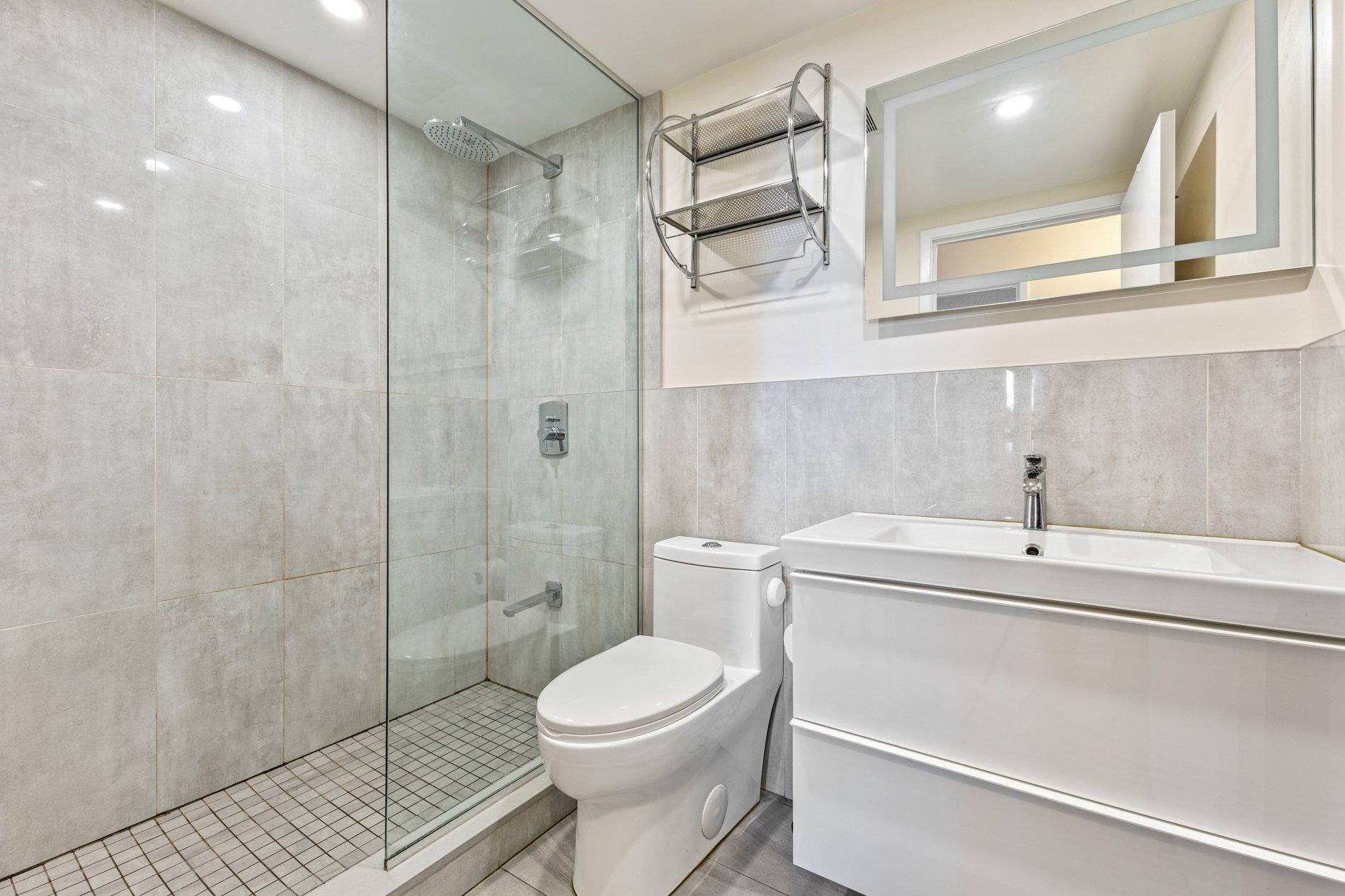 









2250


Boul. Thimens

, 604,
Montréal (Saint-Laurent),




QC
H4R2L3

