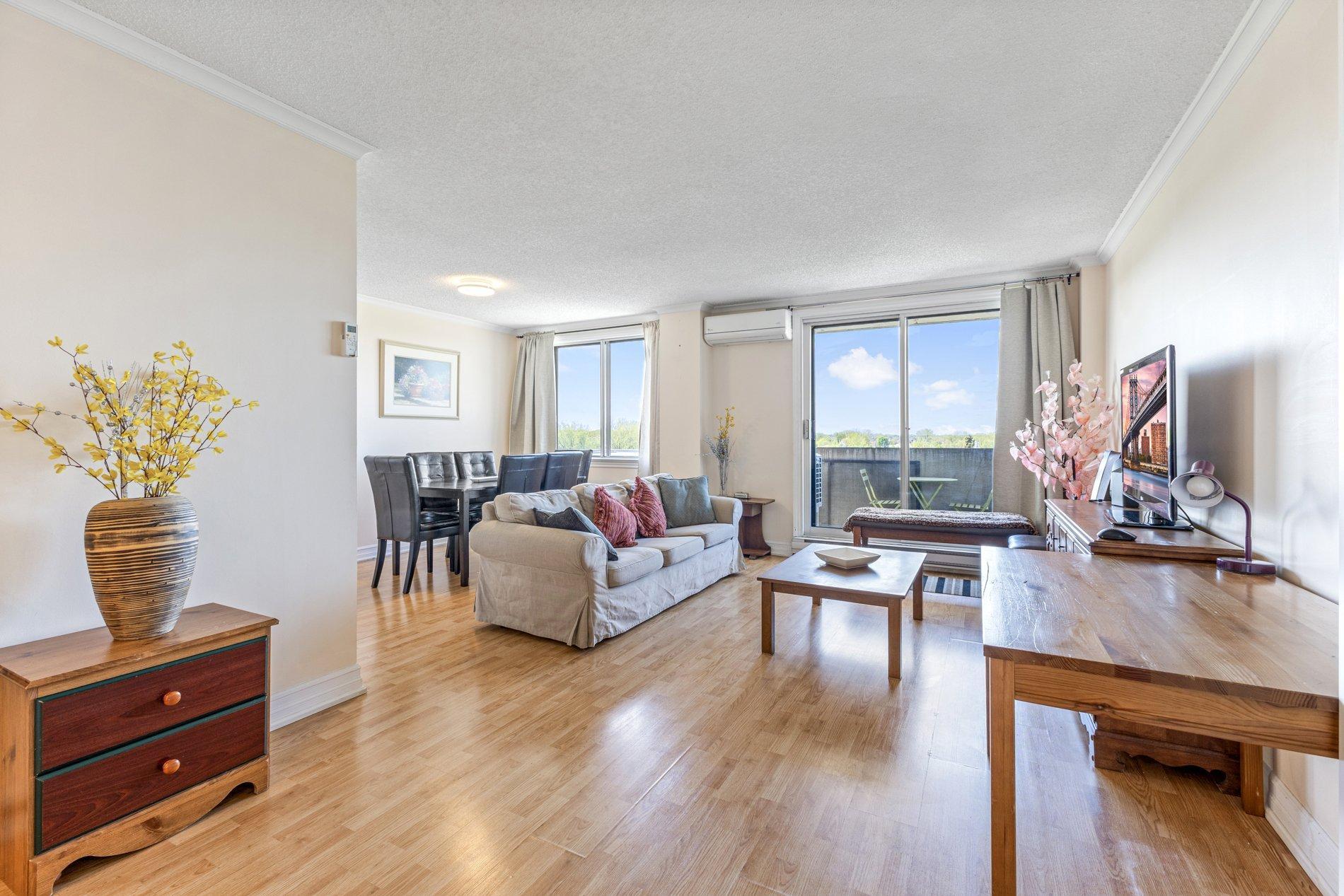 









2250


Boul. Thimens

, 604,
Montréal (Saint-Laurent),




QC
H4R2L3

