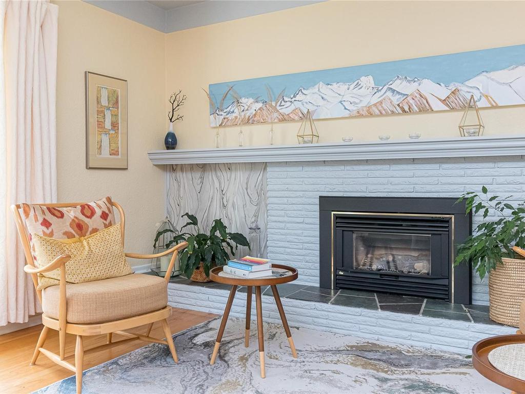 









2195


Ferndale

Rd,
Saanich,




BC
V8N 2Z2

