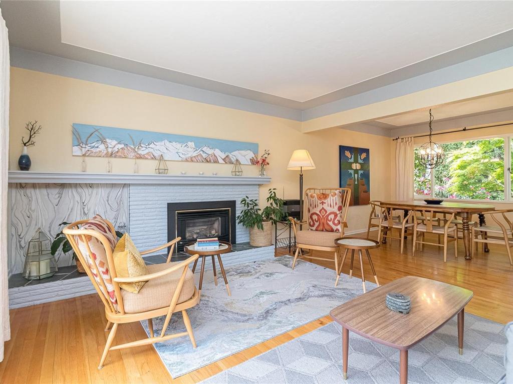 









2195


Ferndale

Rd,
Saanich,




BC
V8N 2Z2

