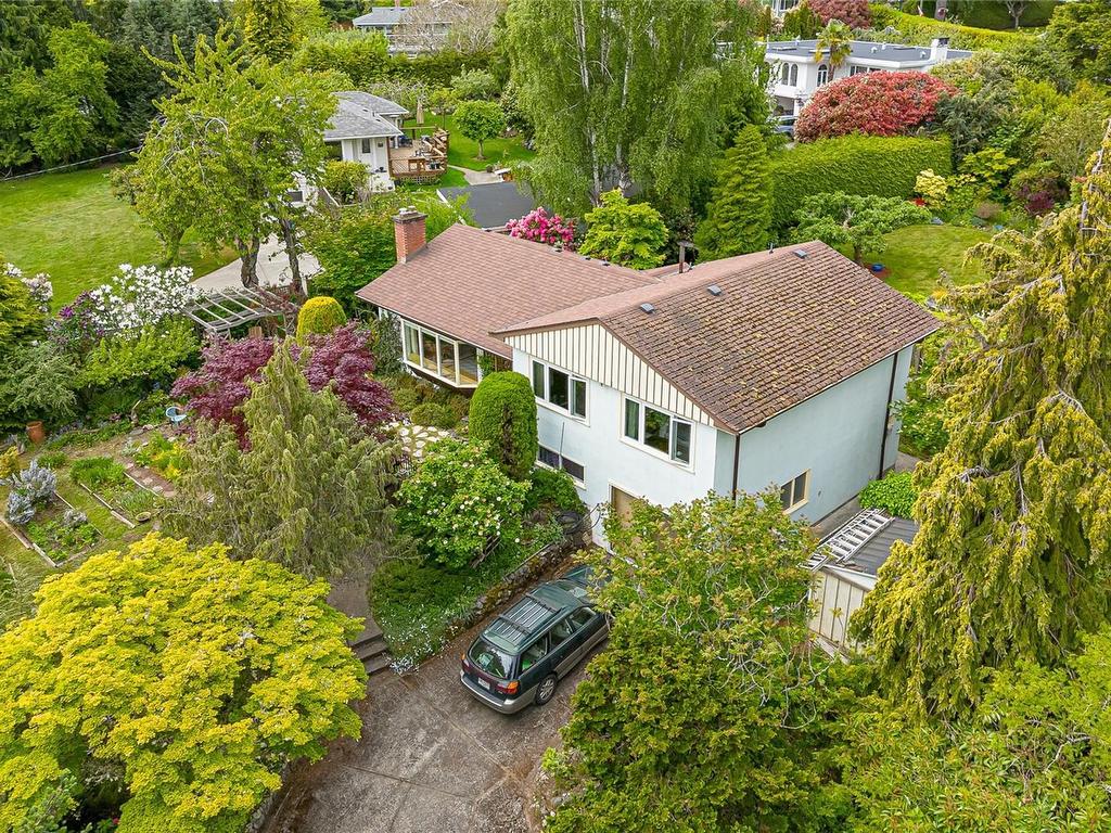 









2195


Ferndale

Rd,
Saanich,




BC
V8N 2Z2

