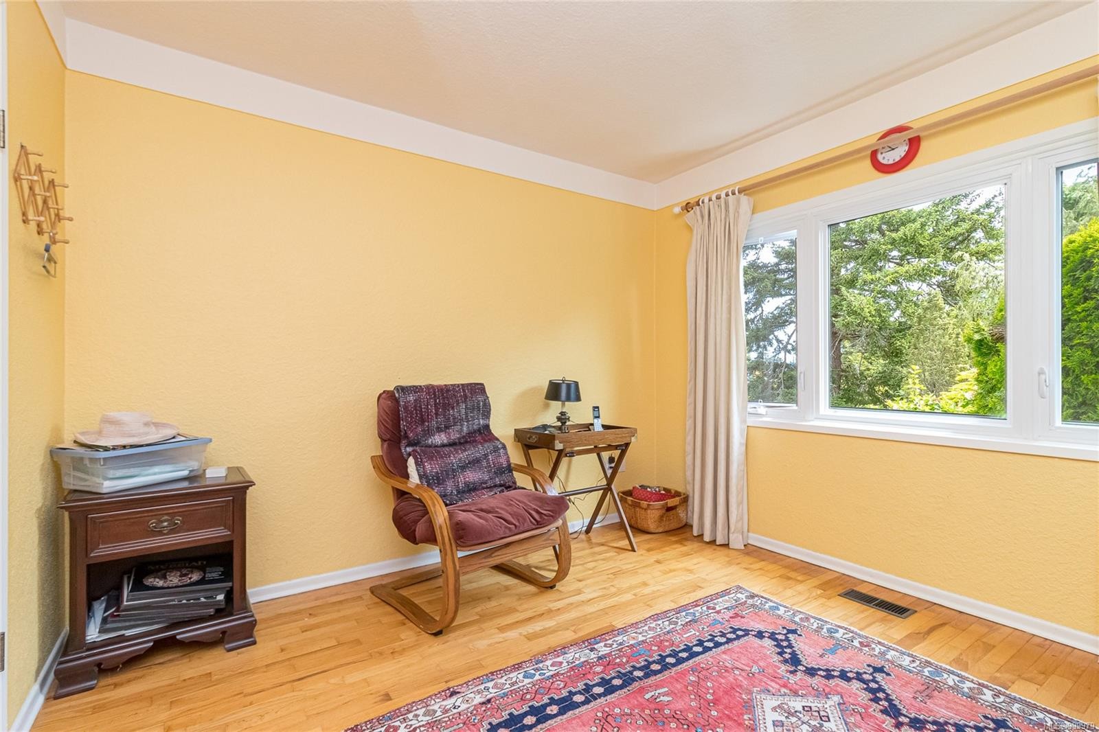 









2195


Ferndale

Rd,
Saanich,




BC
V8N 2Z2

