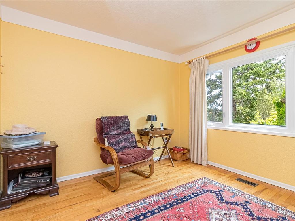 









2195


Ferndale

Rd,
Saanich,




BC
V8N 2Z2

