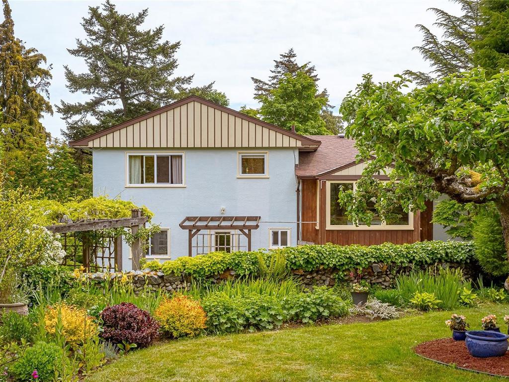 









2195


Ferndale

Rd,
Saanich,




BC
V8N 2Z2

