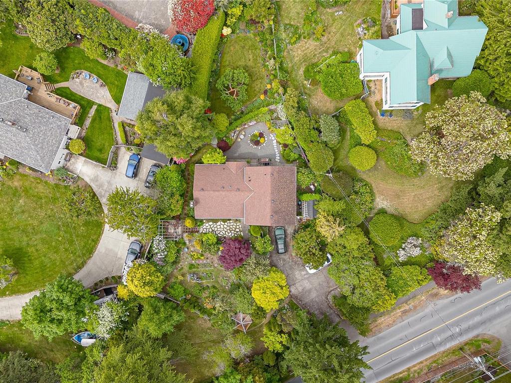 









2195


Ferndale

Rd,
Saanich,




BC
V8N 2Z2

