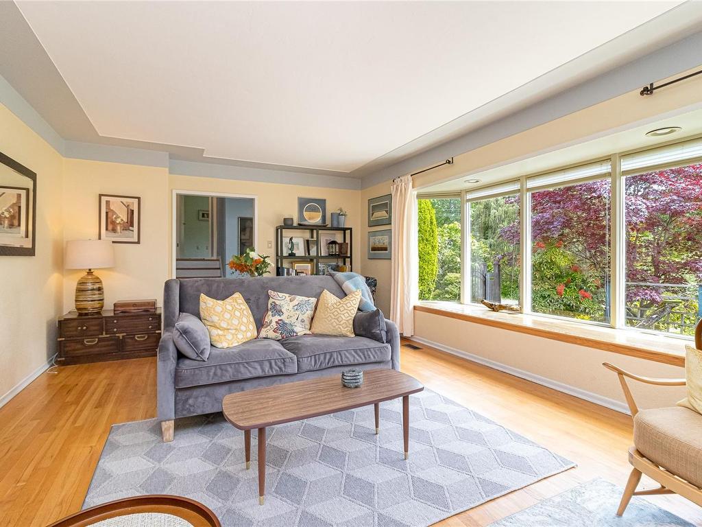 









2195


Ferndale

Rd,
Saanich,




BC
V8N 2Z2

