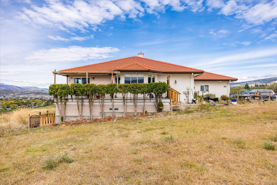 









848


Webster

Road,
Kelowna,







BC
V1P 1C2

