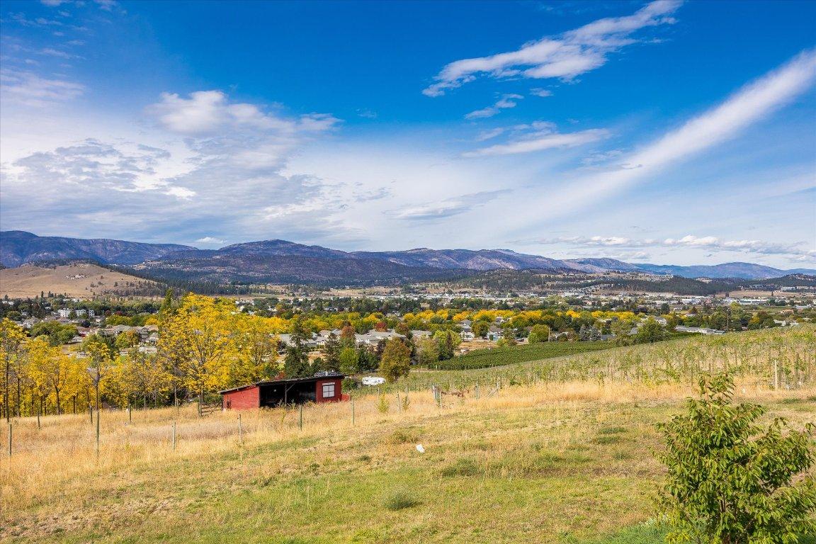 









848


Webster

Road,
Kelowna,







BC
V1P 1C2

