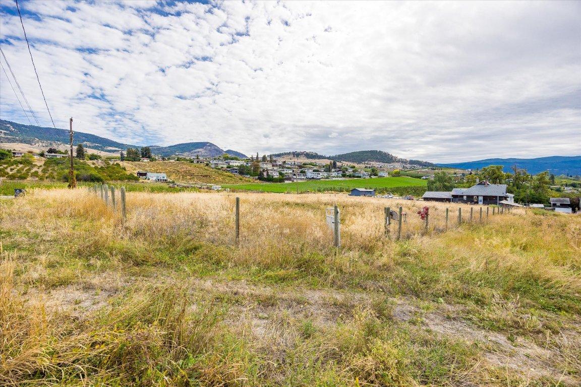 









848


Webster

Road,
Kelowna,







BC
V1P 1C2

